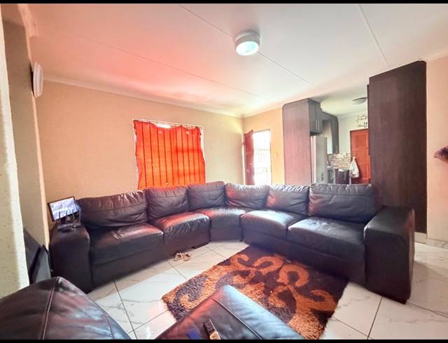 3 BEDROOM HOUSE FOR SALE IN VANDERBIJLPARK CE 3